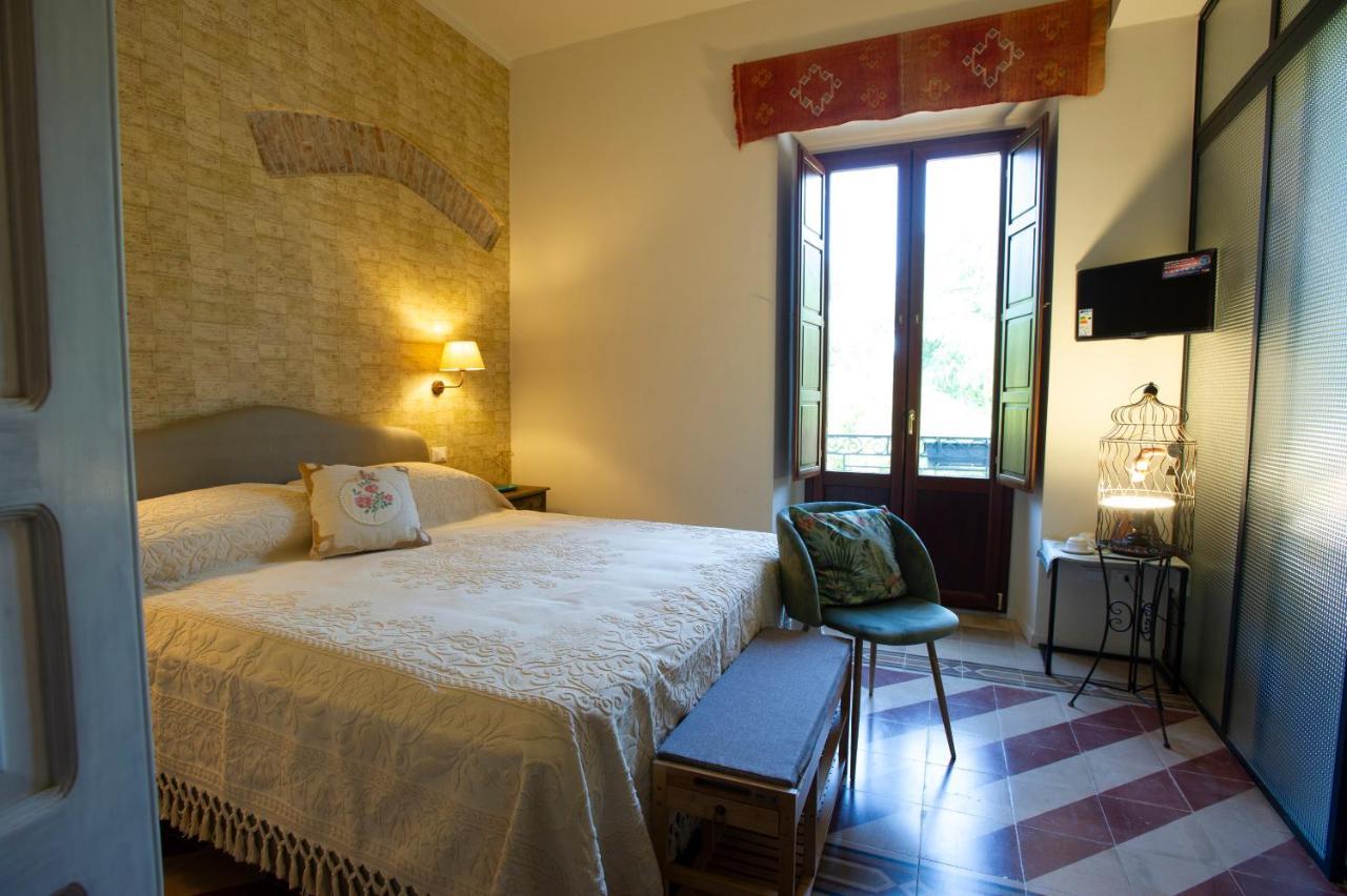 مبيت وإفطار Vaccarizzo Albanese Palazzo Scura المظهر الخارجي الصورة